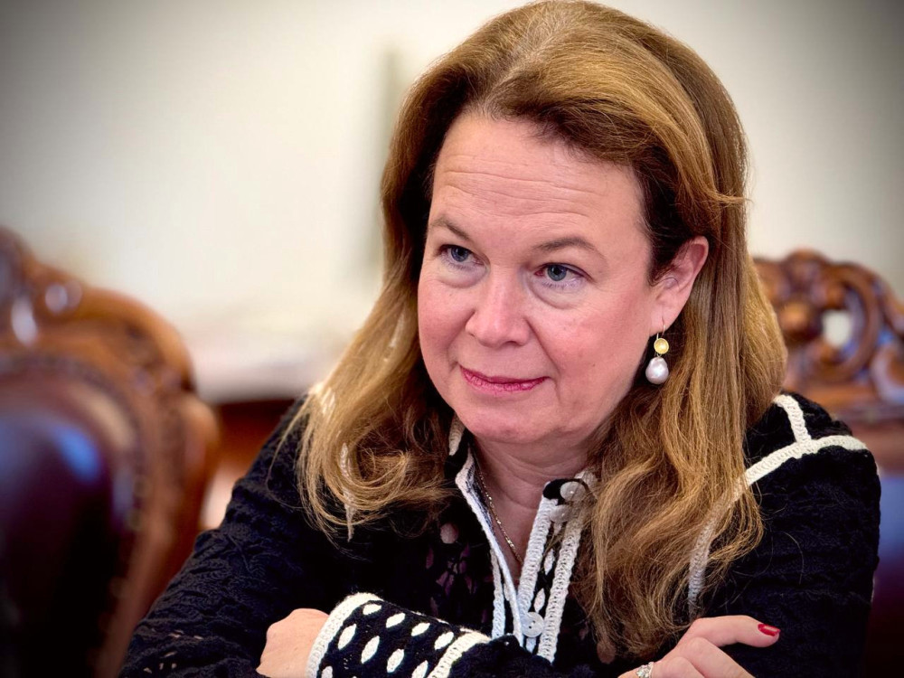 1652 image for slide