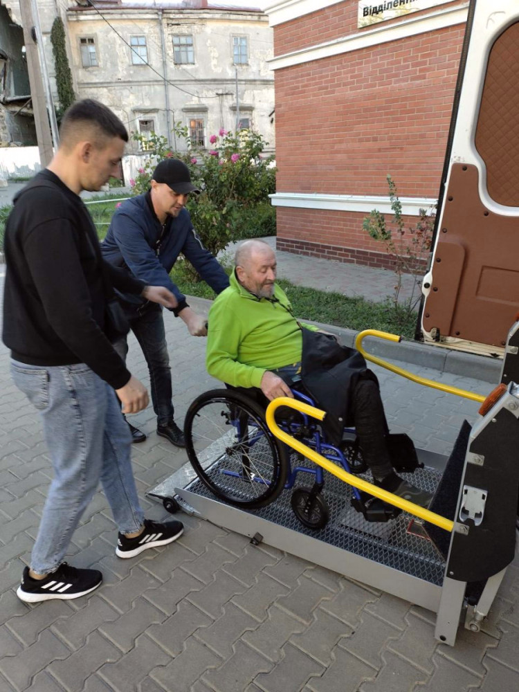 1752 image for slide