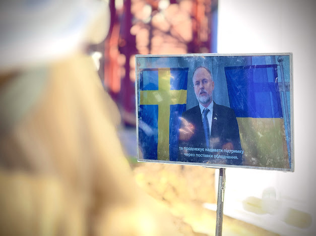 2440 image for slide