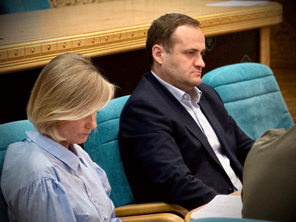 4437 image for slide