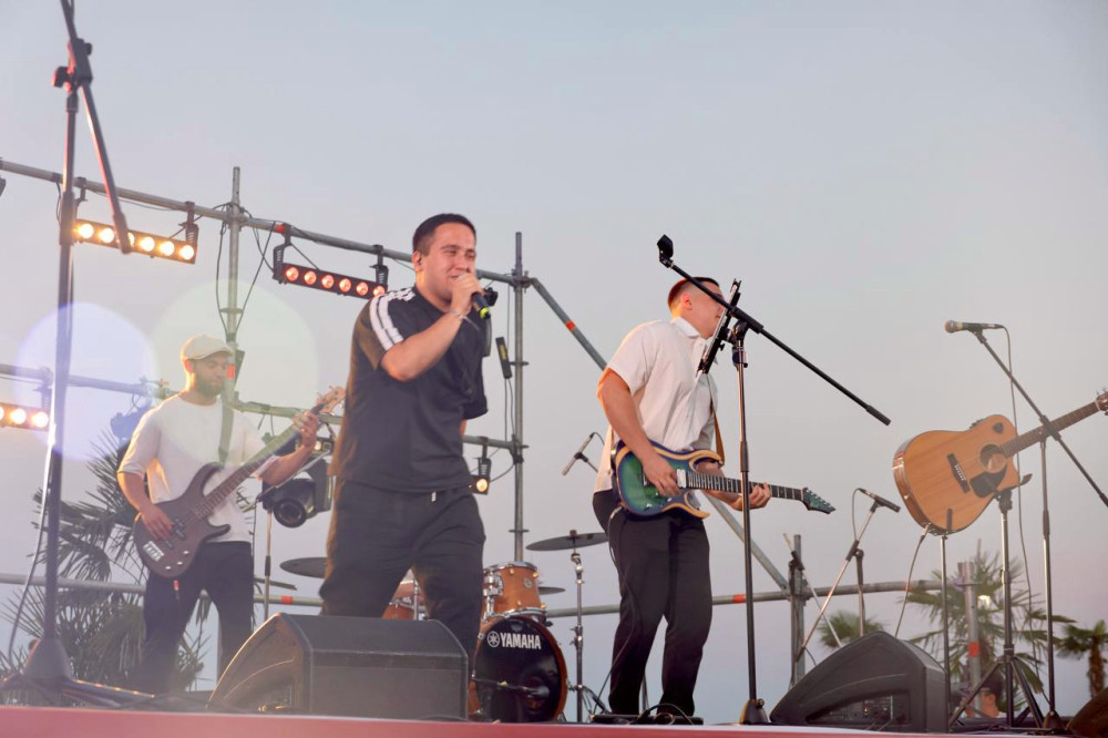 5827 image for slide