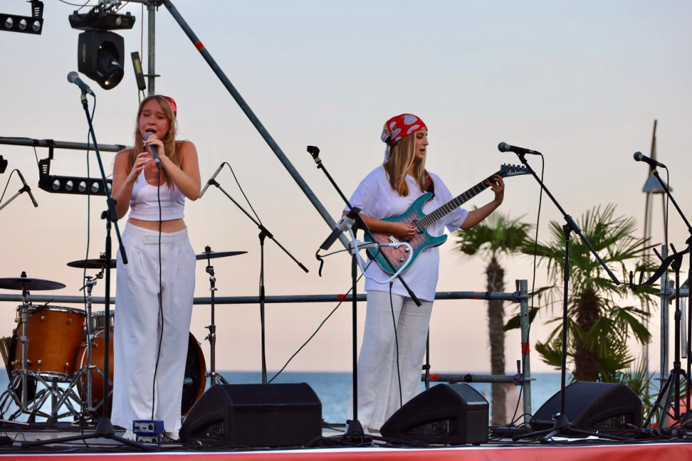 5828 image for slide