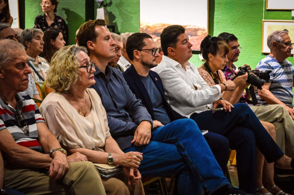 6237 image for slide