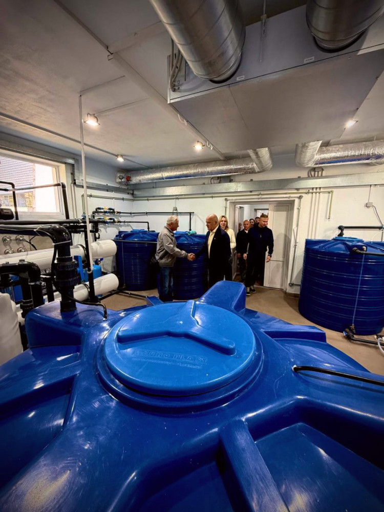 6944 image for slide