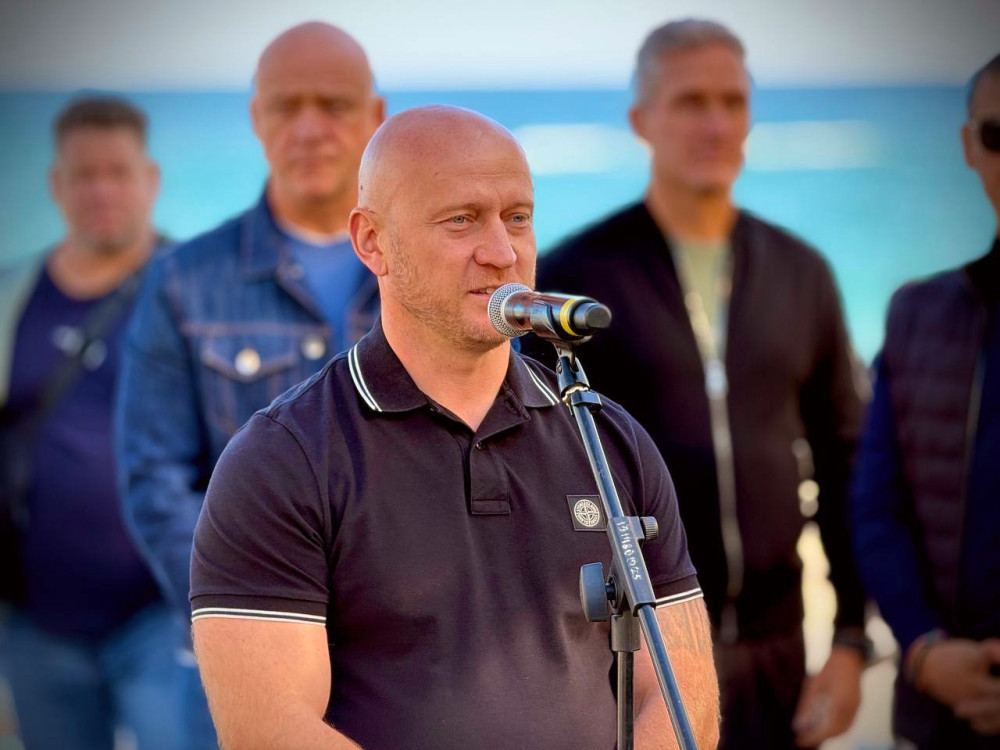 6996 image for slide